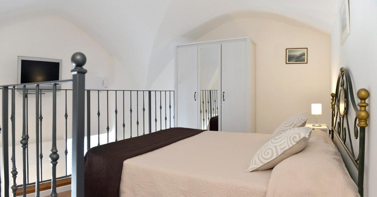 La Casetta Nel Cortile 马奥莱 外观 照片